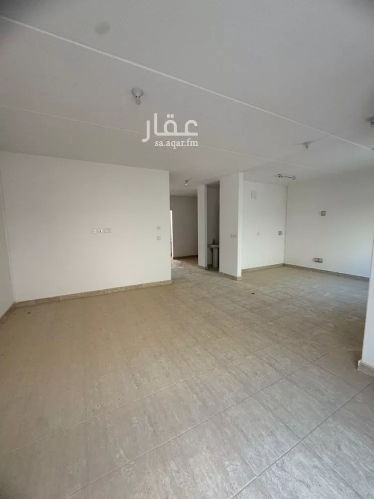 فيلا للبيع في شارع أبي بكر أحمد بن نعمة, حي مطار الملك خالد الدولي, مدينة الرياض, منطقة الرياض صورة 5