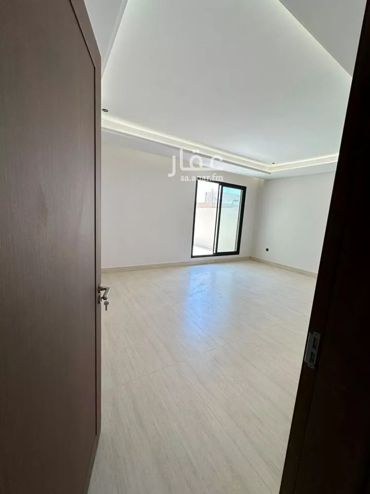 Floor for Sale in Riyadh Shubra 9