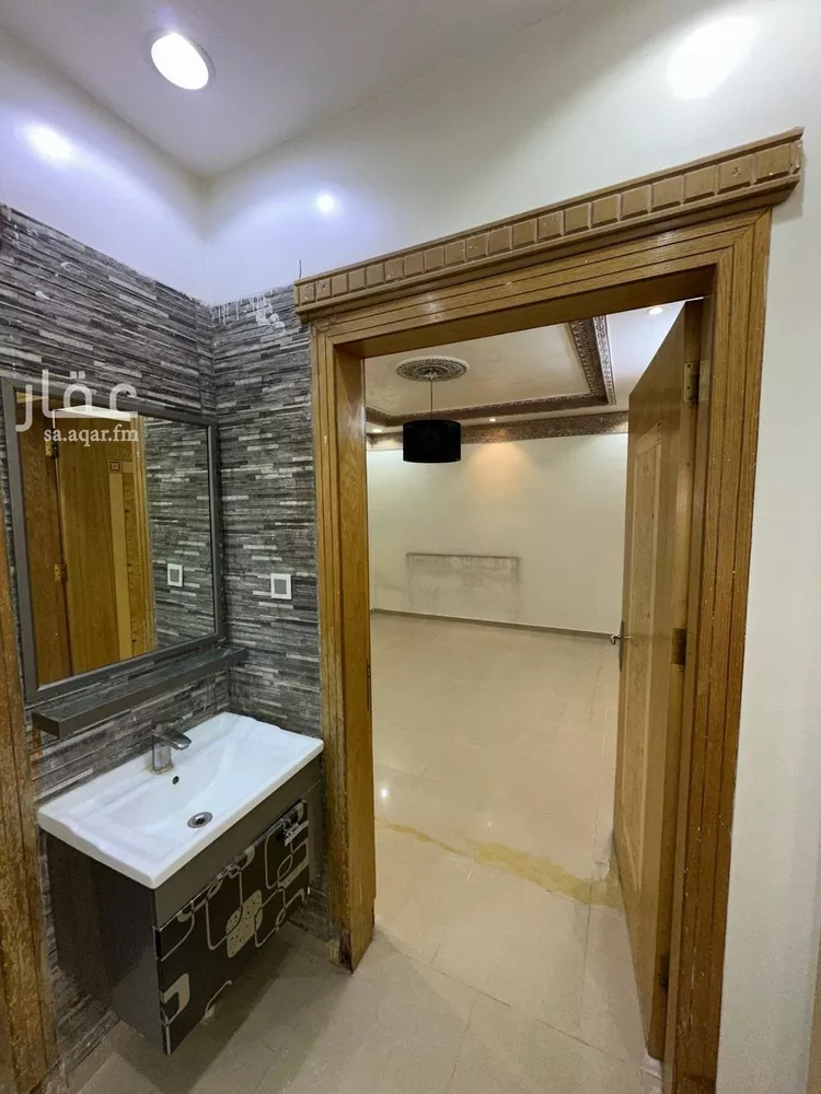 Villa for Sale in Riyadh Al Yarmouk 10