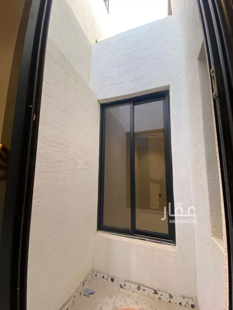 Floor for Sale in Riyadh Al Yarmouk 9