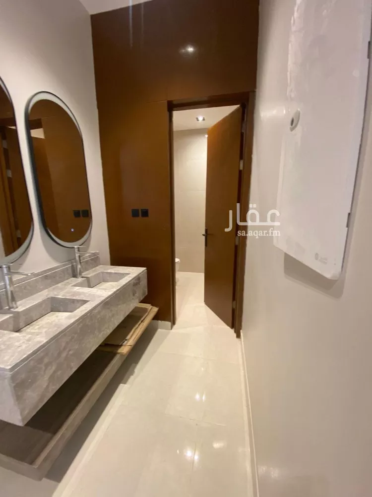 Floor for Sale in Riyadh Al Yarmouk 6