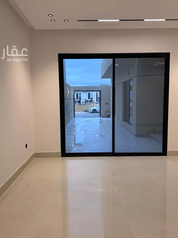 فيلا للبيع في شارع أنس الكناني, حي المهدية, مدينة الرياض, منطقة الرياض صورة 2