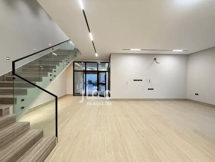 فيلا للبيع في شارع أحمد بن الحسن الأنصاري, حي المهدية, مدينة الرياض, منطقة الرياض صورة 4