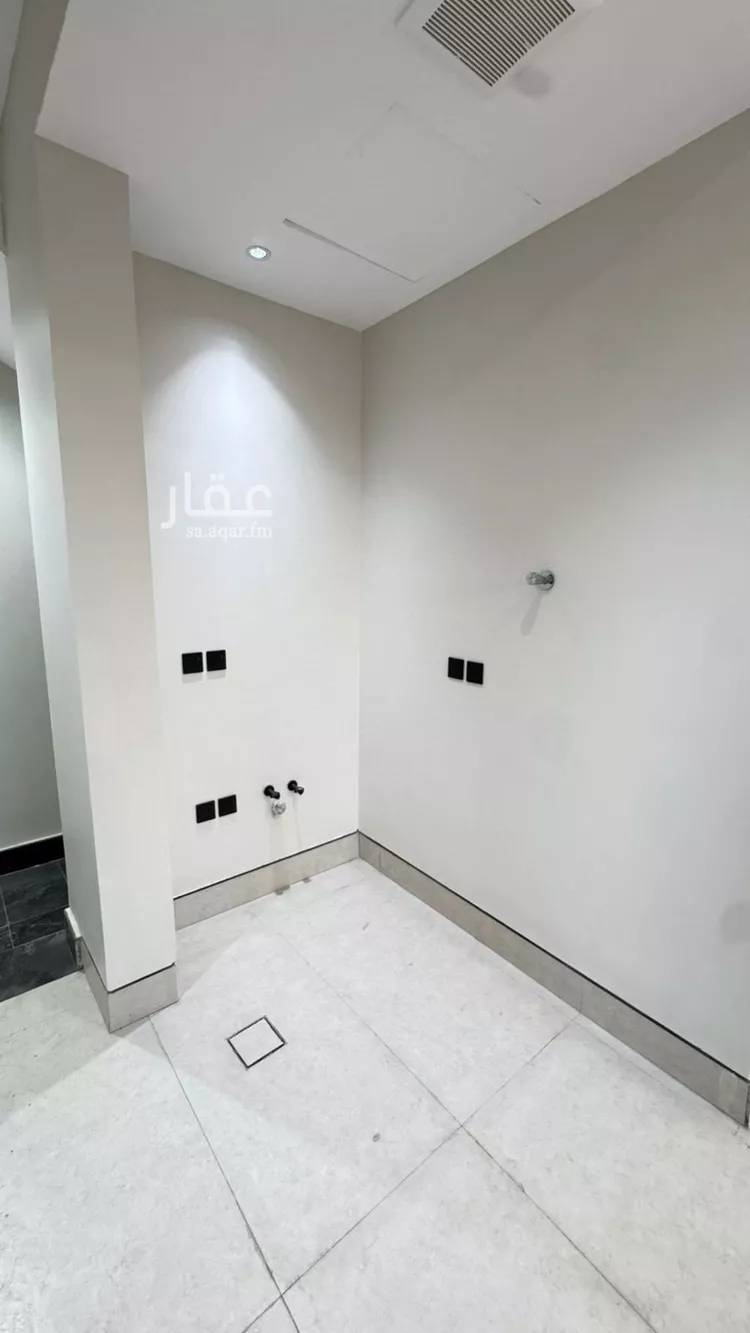 فيلا للبيع في شارع محمد بن أبي بكر القيم, حي المهدية, مدينة الرياض, منطقة الرياض 7