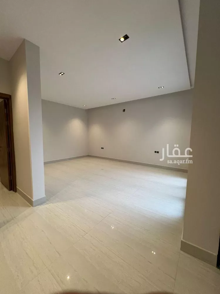 فيلا للبيع في شارع أبي الحسن الأسفرائيني, حي المهدية, مدينة الرياض, منطقة الرياض صورة 2