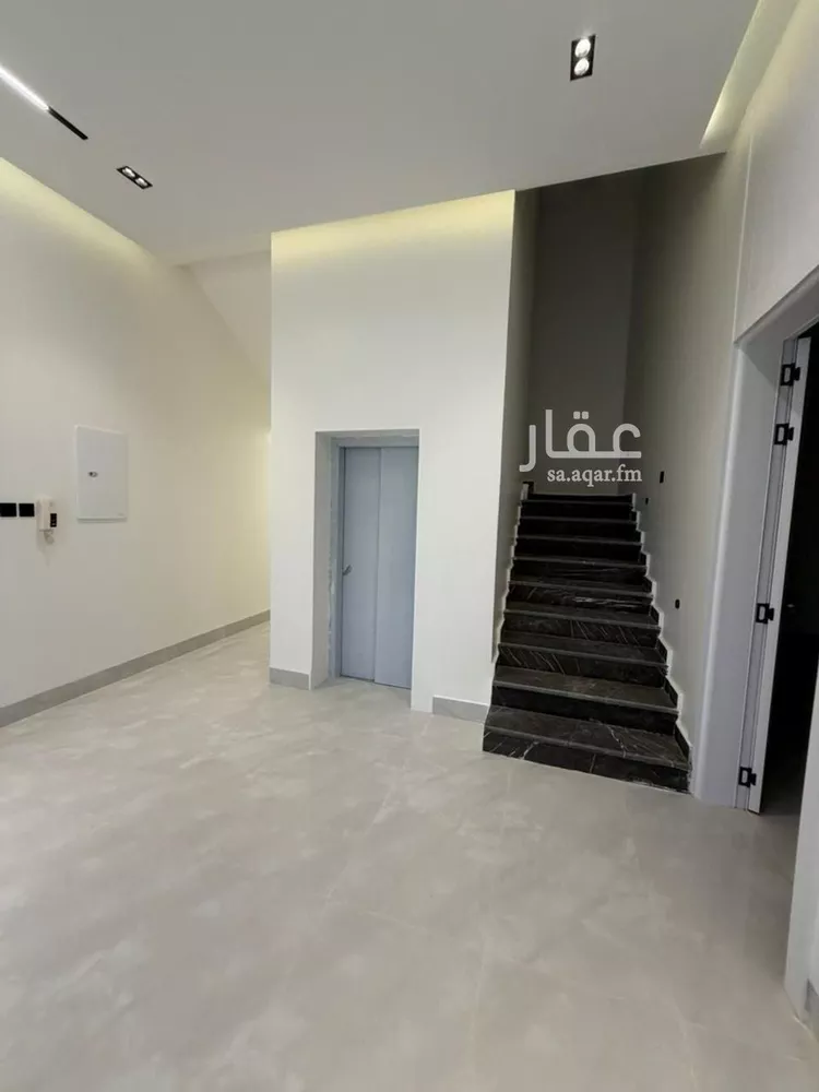 فيلا للبيع في شارع أبي عبدالله محمد بن أيوب, حي المهدية, مدينة الرياض, منطقة الرياض صورة 3