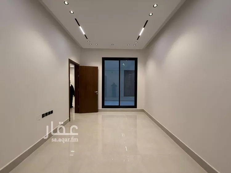 فيلا للبيع في شارع أبي الحسن الأسفرائيني, حي المهدية, مدينة الرياض, منطقة الرياض صورة 4