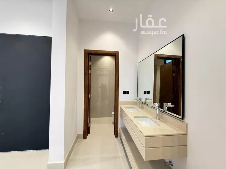 فيلا للبيع في شارع أبي الحسن الأسفرائيني, حي المهدية, مدينة الرياض, منطقة الرياض صورة 4
