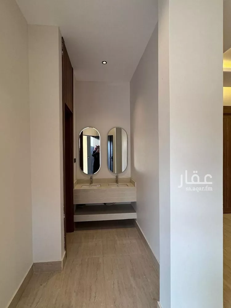 فيلا للبيع في شارع السيل الكبير, حي المهدية, مدينة الرياض, منطقة الرياض صورة 2