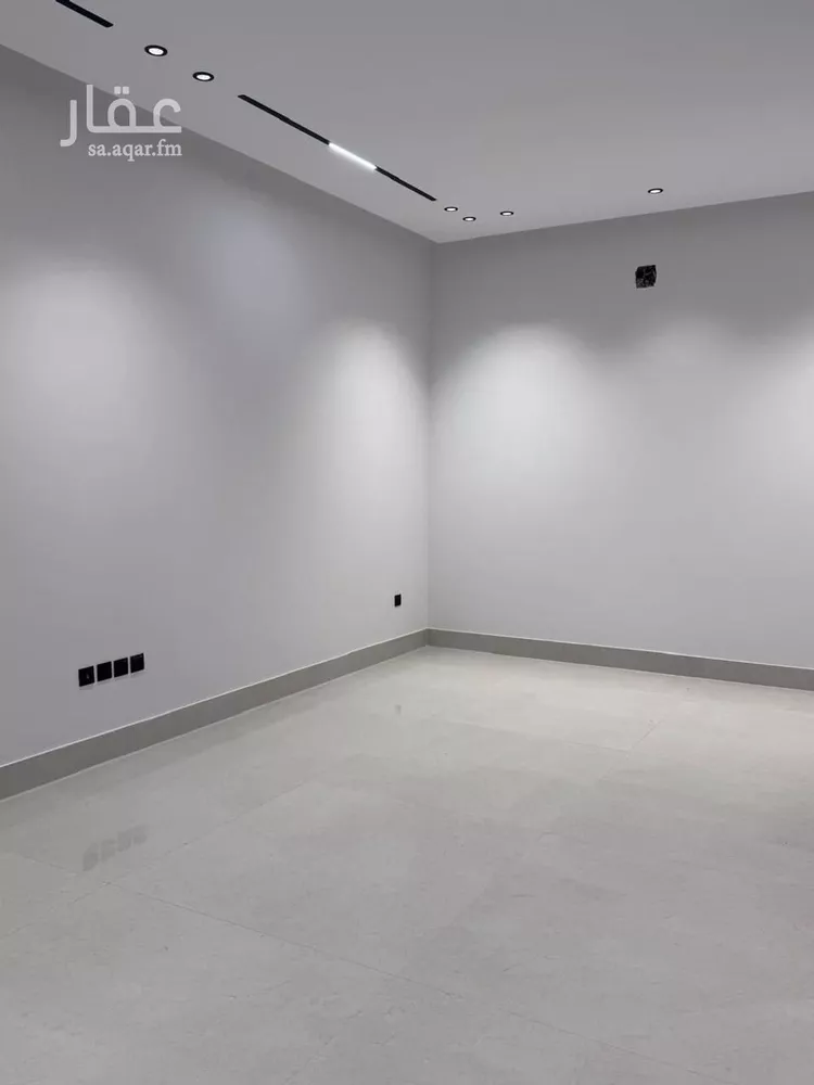 فيلا للبيع في شارع أنس الكناني, حي المهدية, مدينة الرياض, منطقة الرياض صورة 4