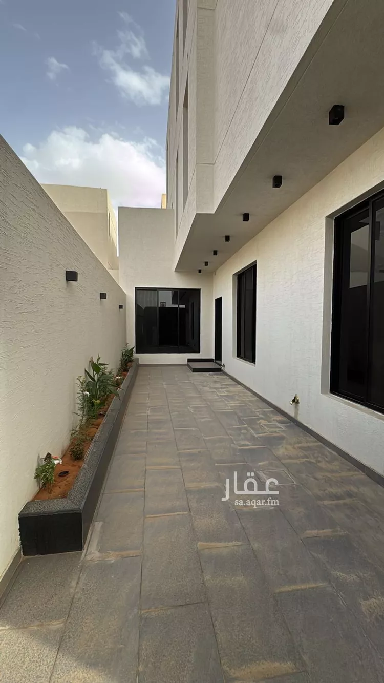 فيلا للبيع في شارع محمد بن أبي بكر القيم, حي المهدية, مدينة الرياض, منطقة الرياض صورة 2