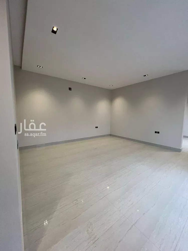 فيلا للبيع في شارع أبي الحسن الأسفرائيني, حي المهدية, مدينة الرياض, منطقة الرياض صورة 4