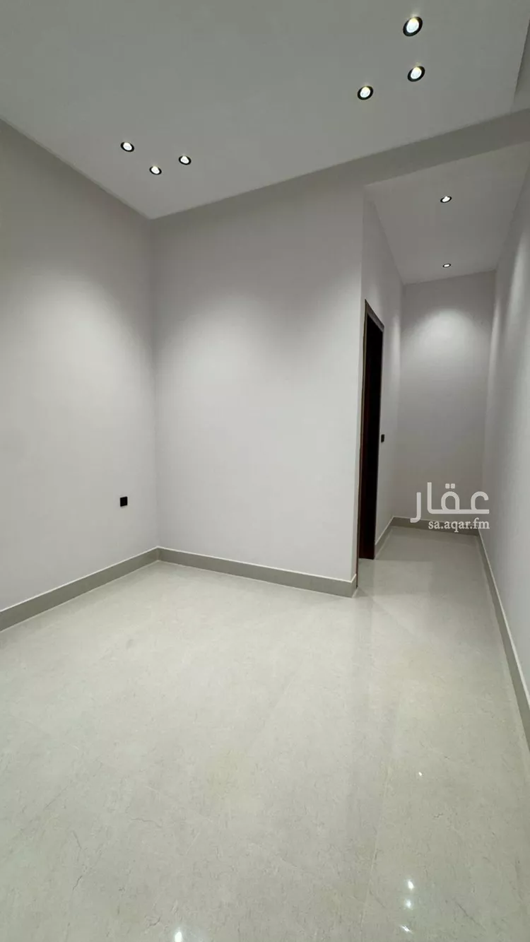 فيلا للبيع في شارع عفيف الدين الثقفي, حي المهدية, مدينة الرياض, منطقة الرياض صورة 2