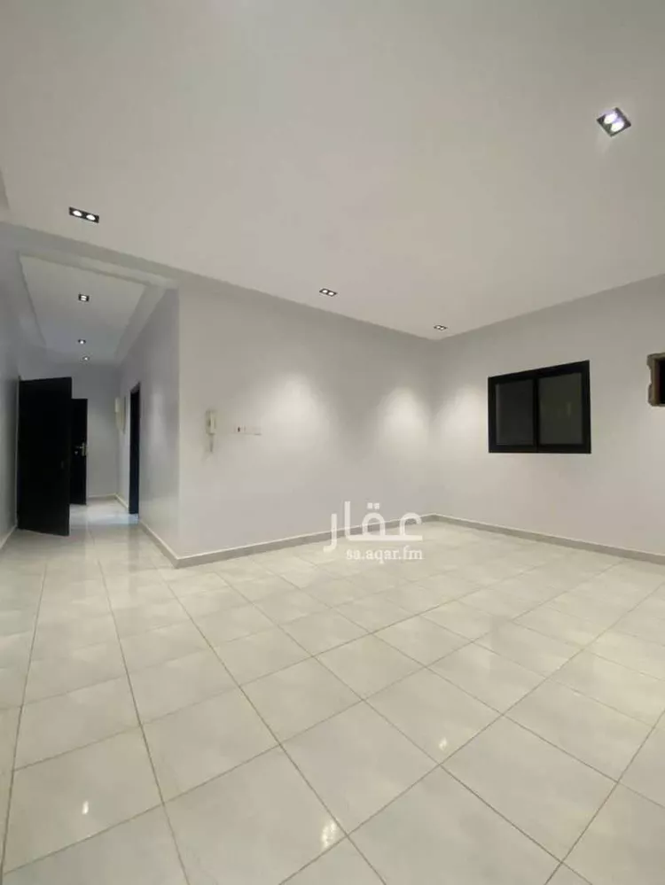 Floor for Sale in Riyadh Ar Rimal 9