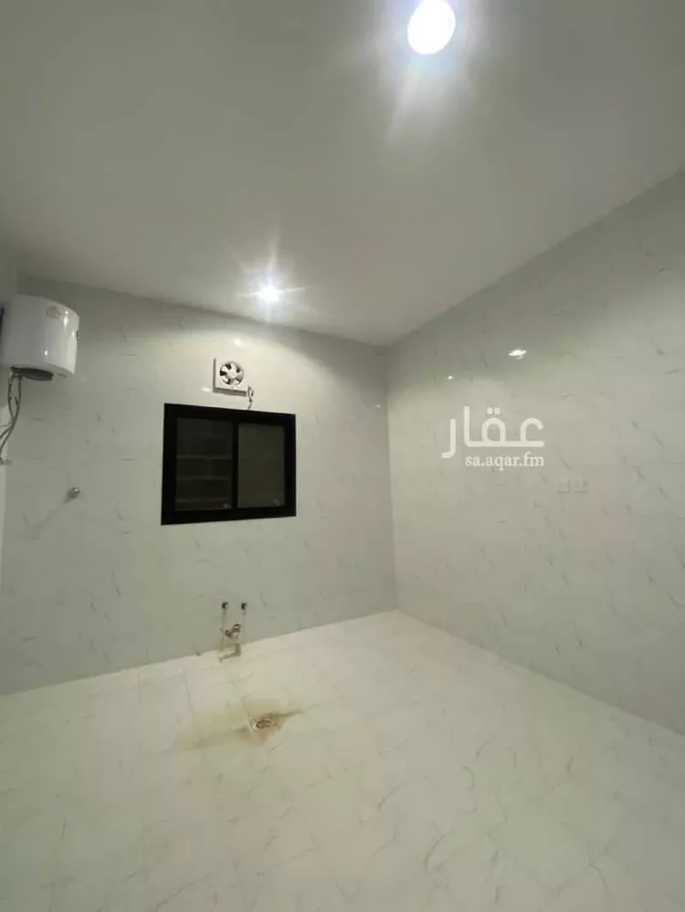Floor for Sale in Riyadh Ar Rimal 7