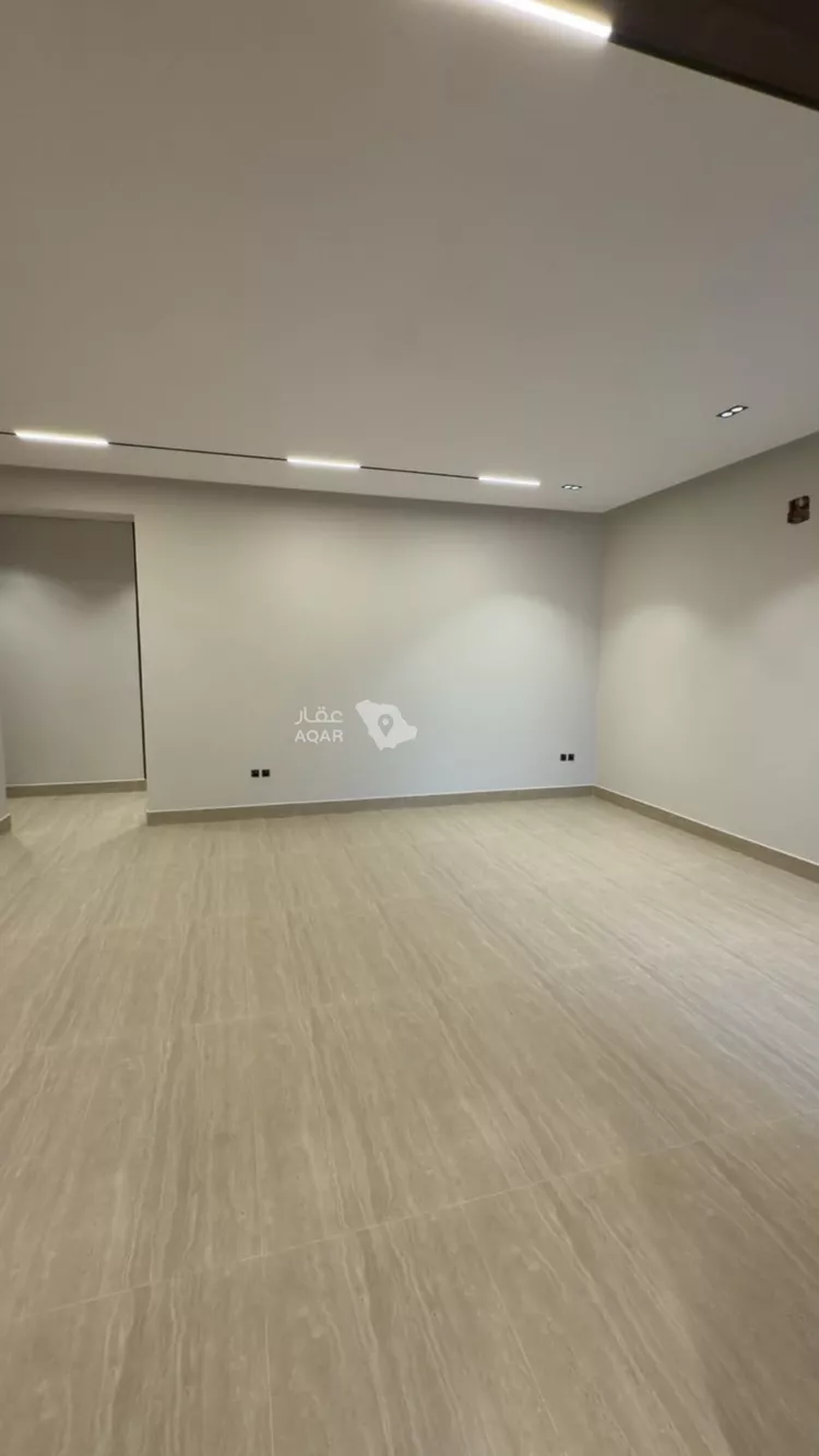 Floor for Sale in Riyadh Ar Rimal 4