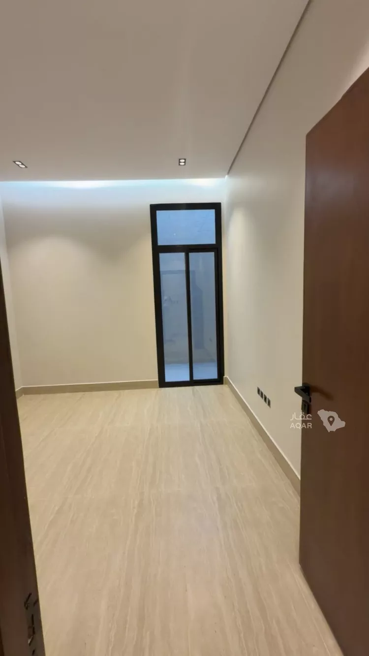 Floor for Sale in Riyadh Ar Rimal 6