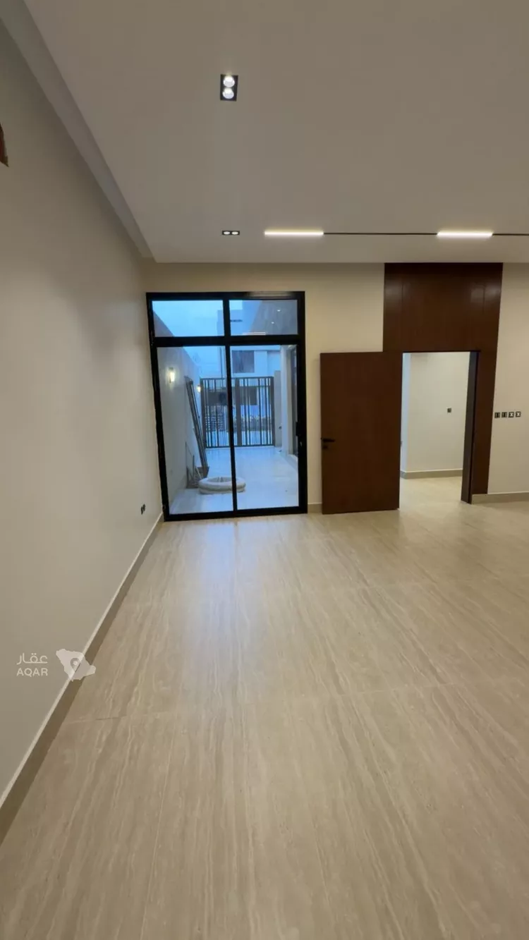 Floor for Sale in Riyadh Ar Rimal 7