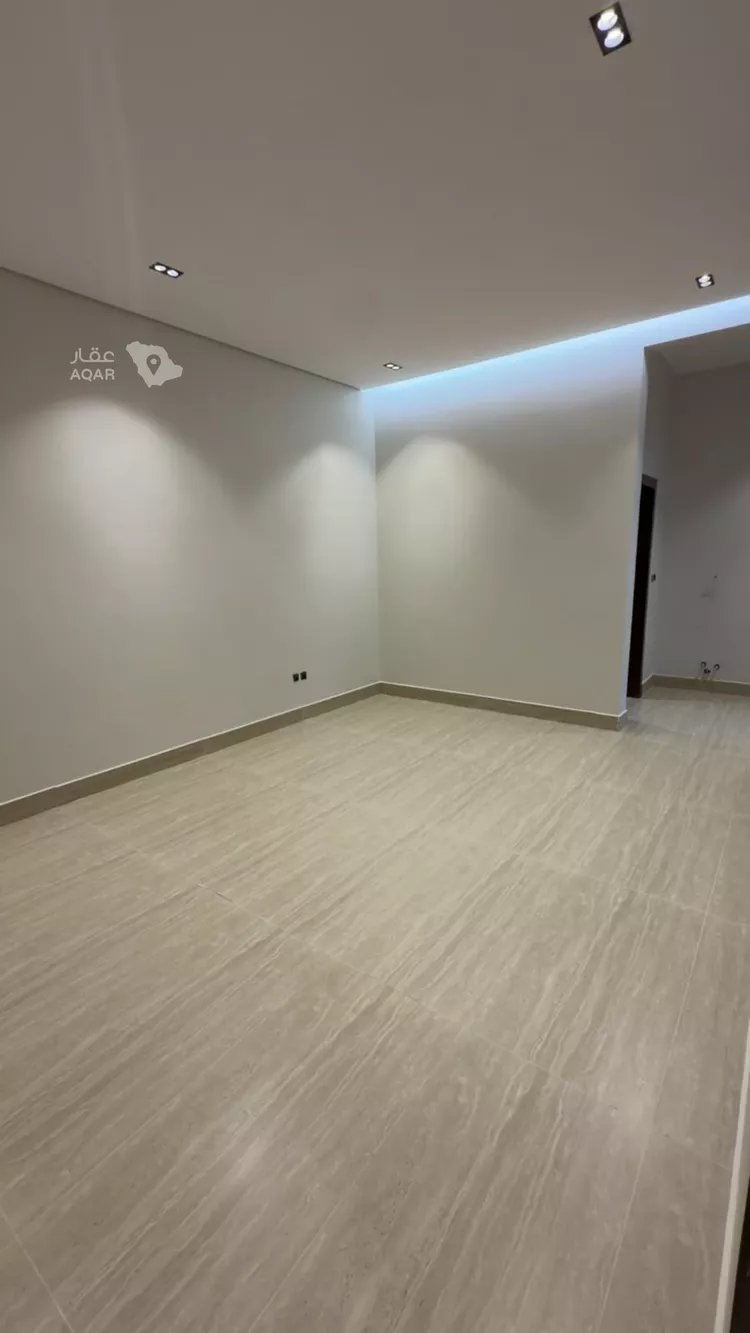 Floor for Sale in Riyadh Ar Rimal 2
