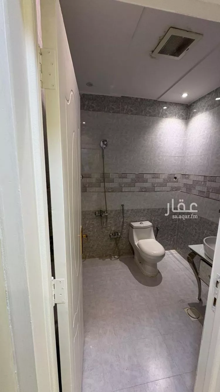 فيلا للإيجار في شارع التبريزي, حي المهدية, مدينة الرياض, منطقة الرياض صورة 5