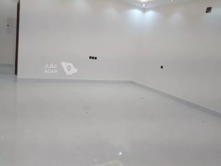 Floor for Rent in Riyadh Al Bariah 4