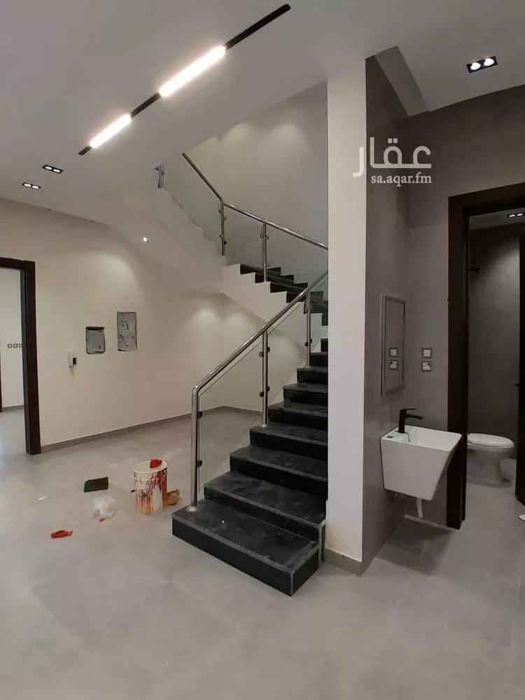 فيلا للبيع في شارع رقم 272, حي ظهرة لبن, مدينة الرياض, منطقة الرياض 11