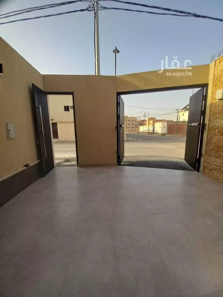 دور للبيع في شارع ياسر بن مالك, حي الورود, مدينة المزاحمية, منطقة الرياض 26