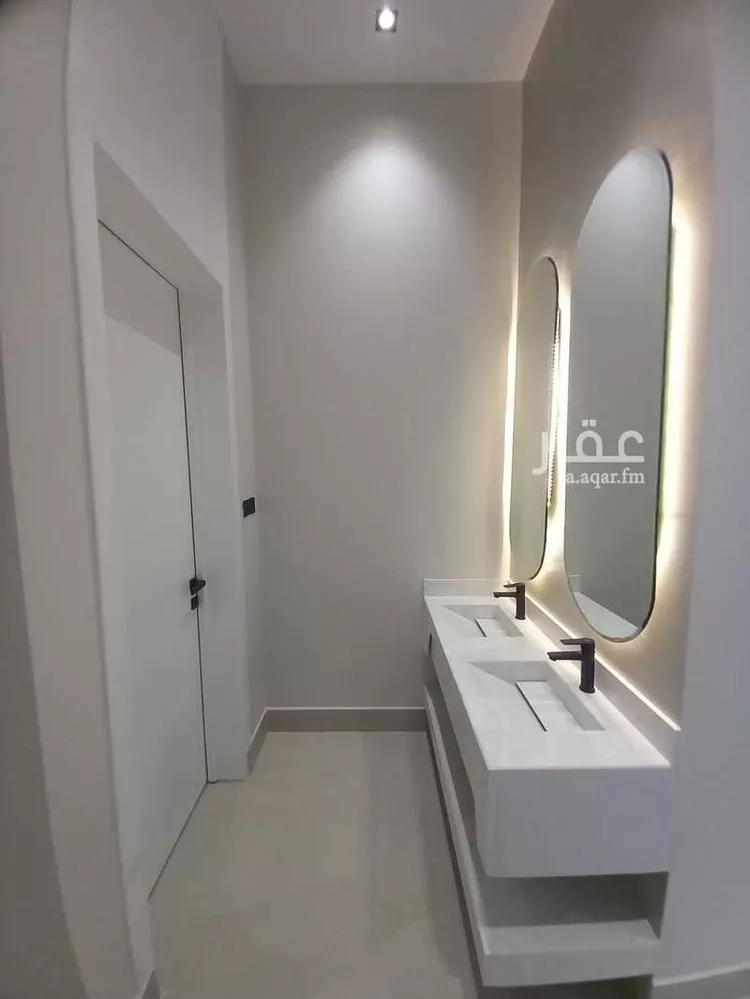 دور للبيع في شارع ياسر بن مالك, حي الورود, مدينة المزاحمية, منطقة الرياض 18