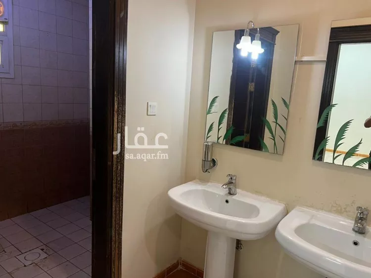 فيلا للإيجار في شارع زيد بن الخطاب, حي الفيصلية, مدينة الدرعية, منطقة الرياض صورة 2