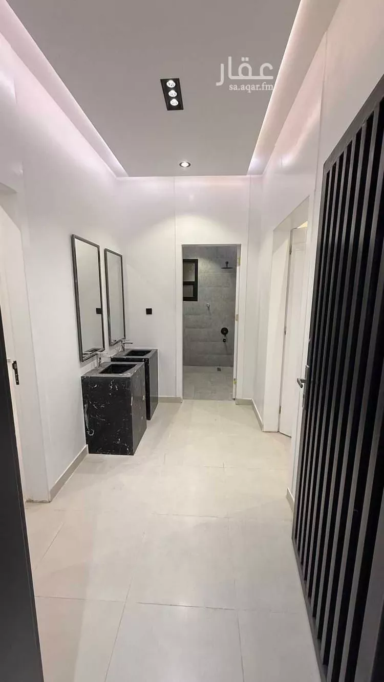 Floor for Sale in Riyadh Al Janadriyah