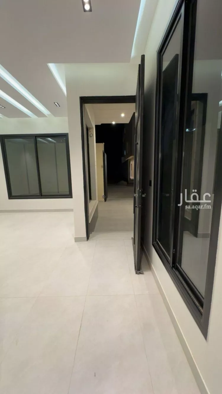 فيلا للإيجار في شارع محمود عبدالله قاري, حي الرمال, مدينة الرياض, منطقة الرياض صورة 2