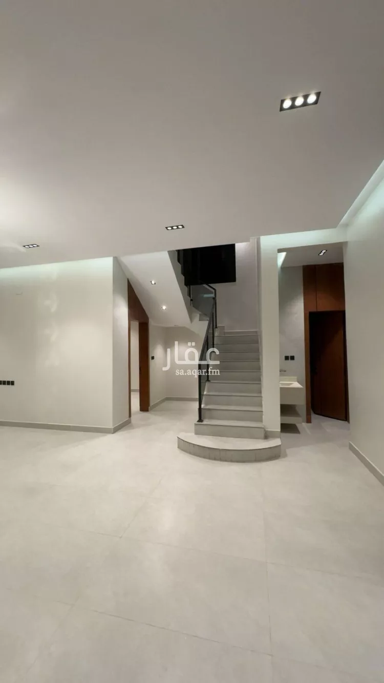فيلا للإيجار في شارع محمود عبدالله قاري, حي الرمال, مدينة الرياض, منطقة الرياض صورة 3