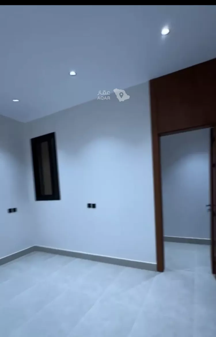 Floor for Sale in Riyadh Al Janadriyah 6
