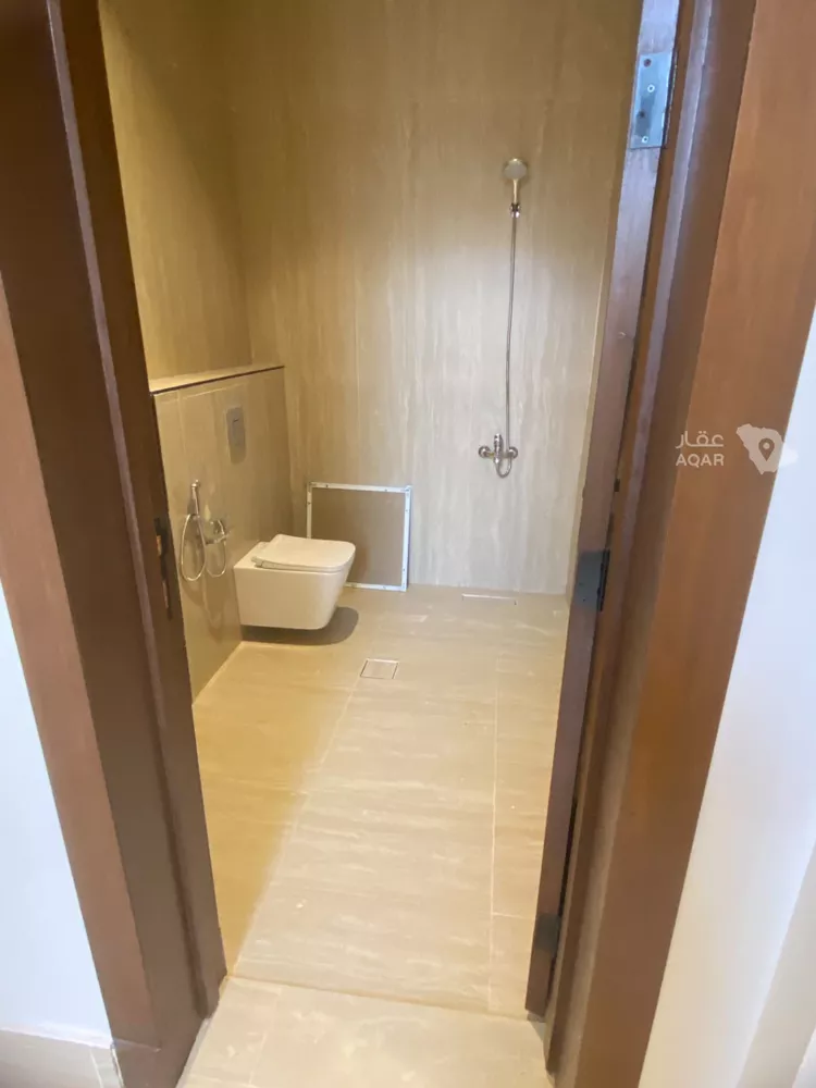 Floor for Sale in Riyadh Ar Rimal 5