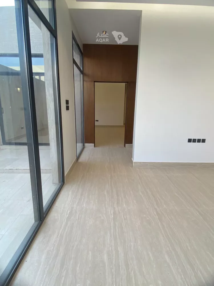Floor for Sale in Riyadh Ar Rimal 2