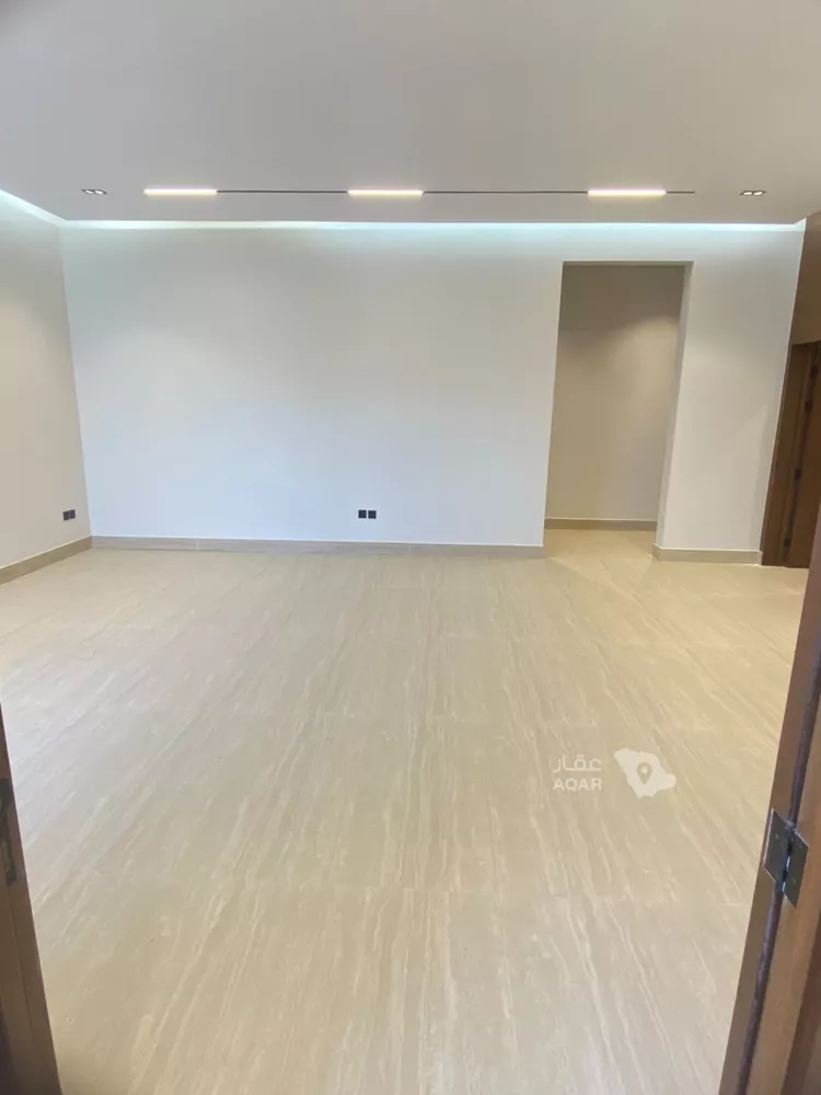 Floor for Sale in Riyadh Ar Rimal 13