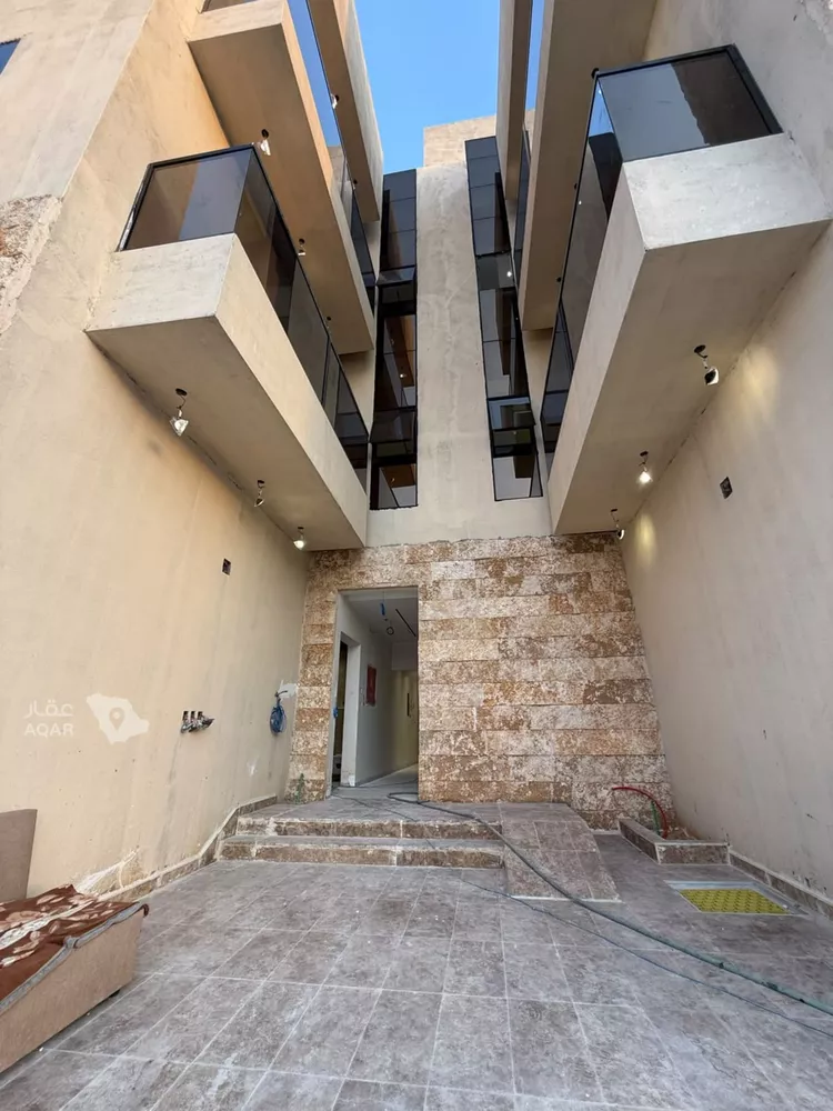Building for Sale in Riyadh Al Mahdiyah صورة 3