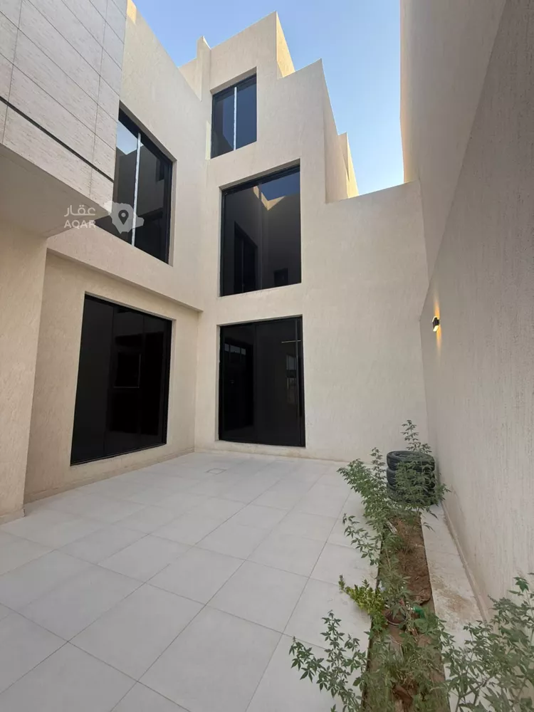 Villa for Sale in Riyadh Al Mahdiyah 14