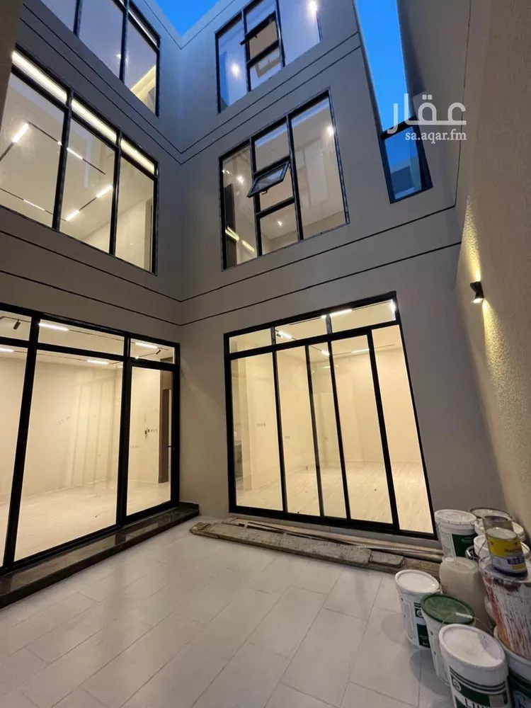 Villa for Sale in Riyadh Al Mahdiyah 1 صورة