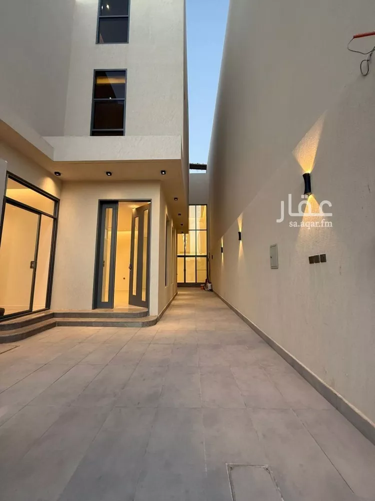 فيلا للبيع في شارع عبداللطيف بن المبارك, حي المهدية, مدينة الرياض, منطقة الرياض صورة 4