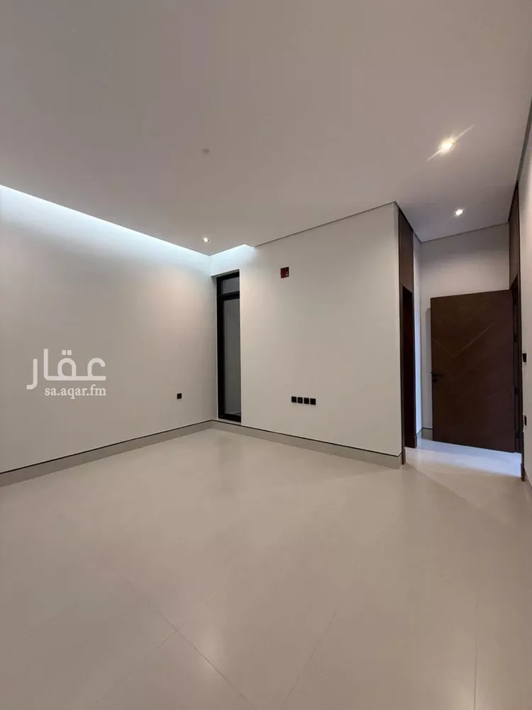 فيلا للبيع في شارع عبداللطيف بن المبارك, حي المهدية, مدينة الرياض, منطقة الرياض صورة 2