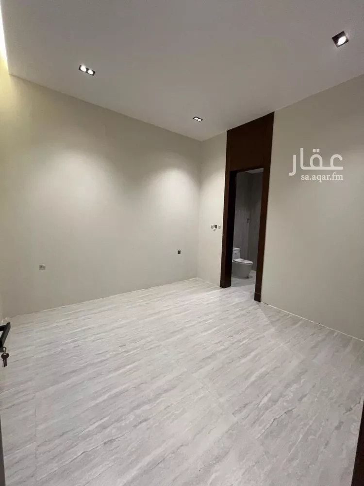 فيلا للبيع في شارع محمد بن هبة الله, حي المهدية, مدينة الرياض, منطقة الرياض 11
