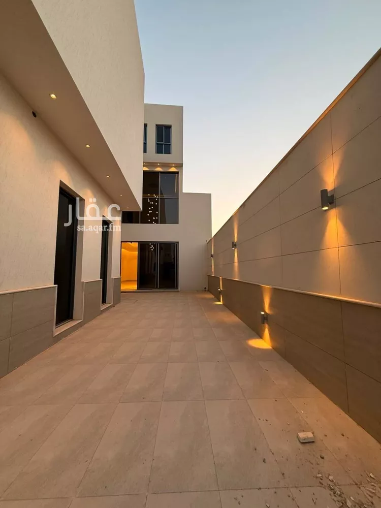 فيلا للبيع في شارع عبداللطيف بن المبارك, حي المهدية, مدينة الرياض, منطقة الرياض صورة 3