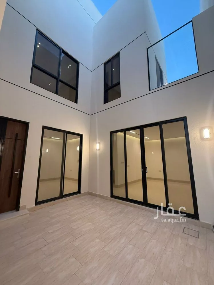 فيلا للبيع في شارع عبداللطيف بن المبارك, حي المهدية, مدينة الرياض, منطقة الرياض صورة 4
