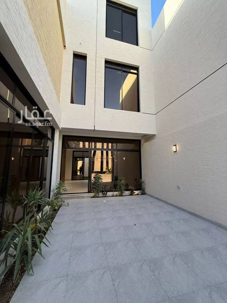 فيلا للبيع في شارع عمر بن عبدالقادر مفتي, حي المهدية, مدينة الرياض, منطقة الرياض صورة 4
