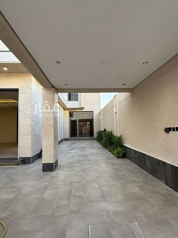 فيلا للبيع في شارع عبداللطيف بن المبارك, حي المهدية, مدينة الرياض, منطقة الرياض صورة 4