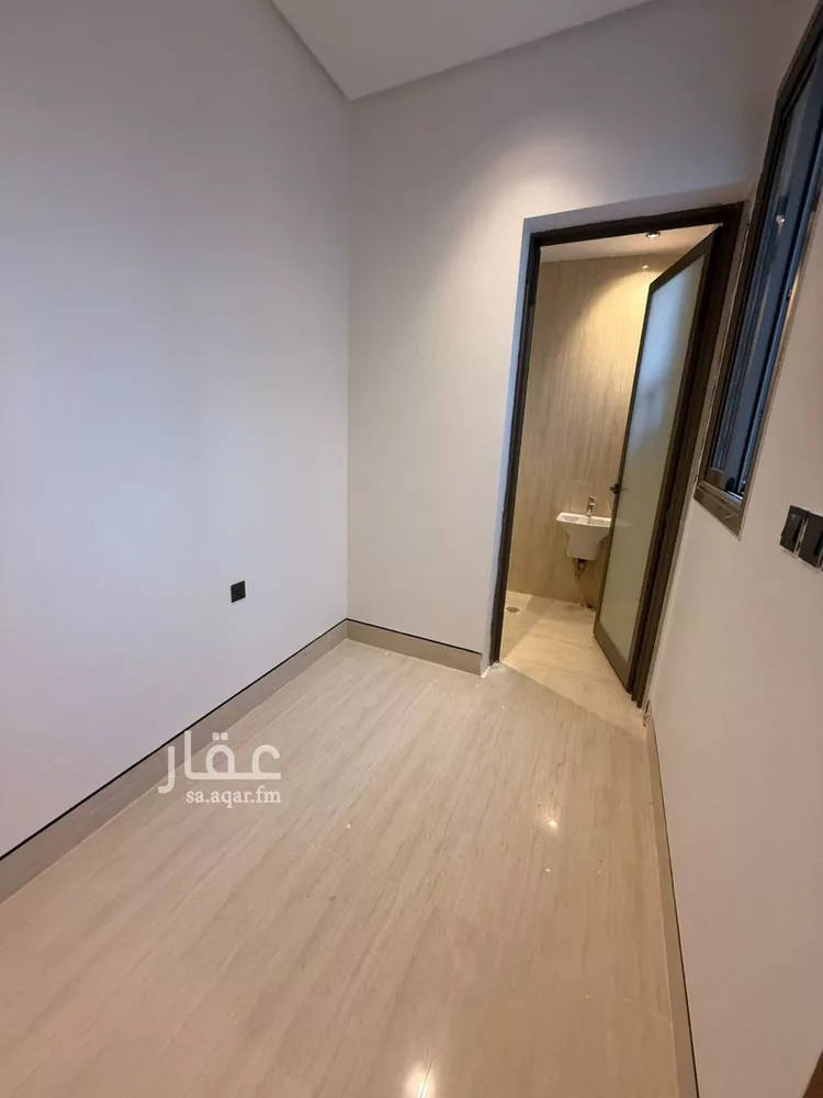 فيلا للبيع في شارع محمد بن هبة الله, حي المهدية, مدينة الرياض, منطقة الرياض 12
