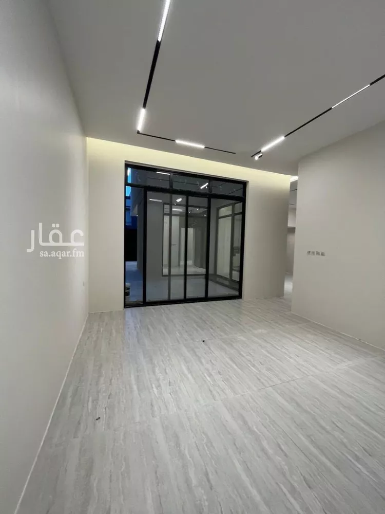فيلا للبيع في شارع محمد بن هبة الله, حي المهدية, مدينة الرياض, منطقة الرياض 8