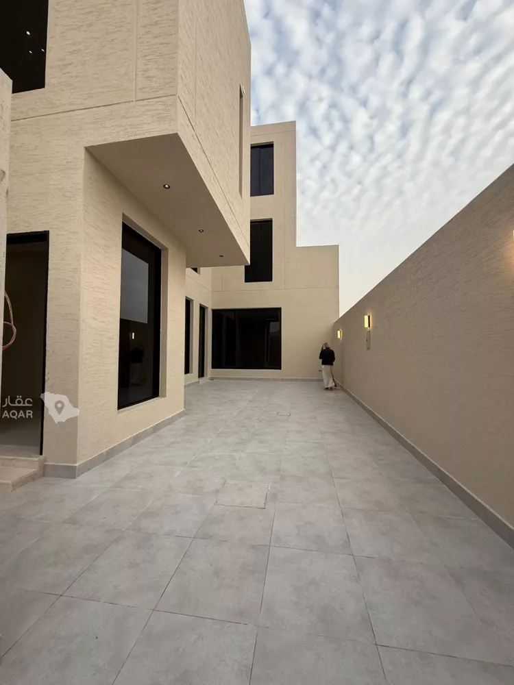 فيلا للبيع في شارع السيل الكبير, حي المهدية, مدينة الرياض, منطقة الرياض 9