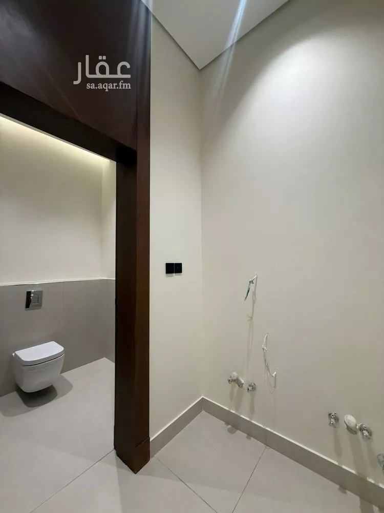 فيلا للبيع في شارع السيل الكبير, حي المهدية, مدينة الرياض, منطقة الرياض 18